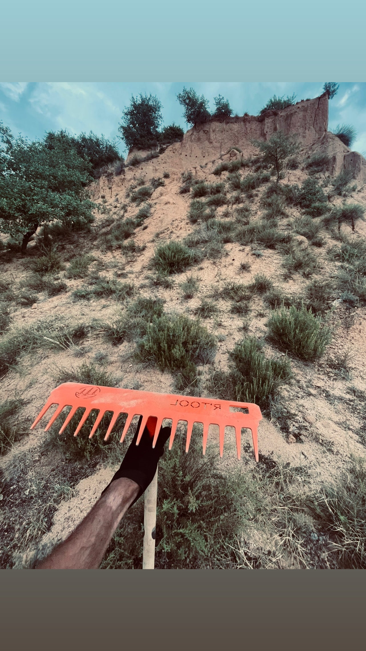 R'TOOL Finish'R trail building rake used on dry dirt MTB trail